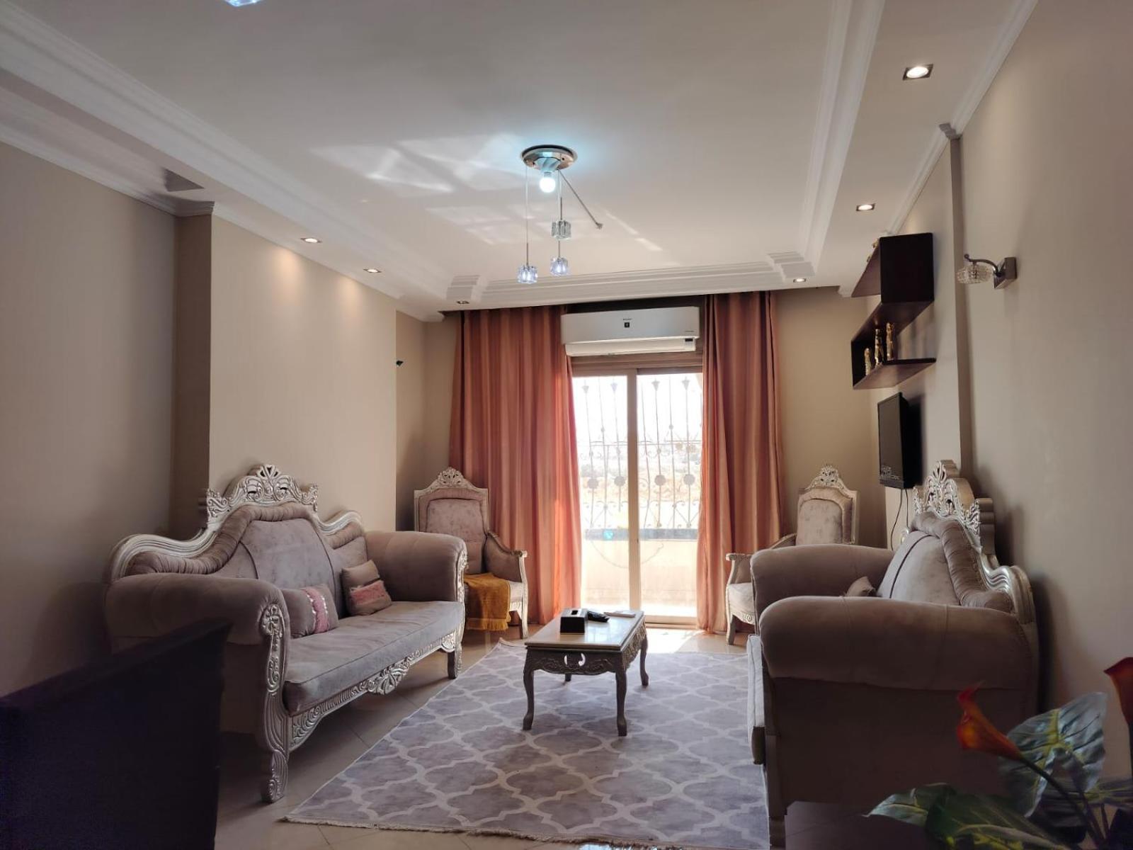 Three Bedrooms In Apartmán Káhira