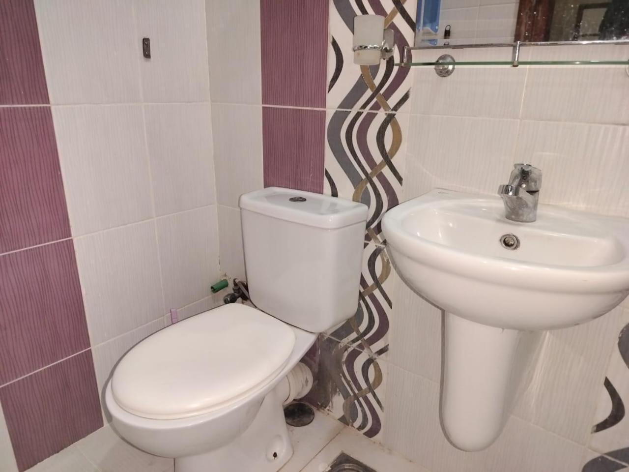 דירה Three Bedrooms In