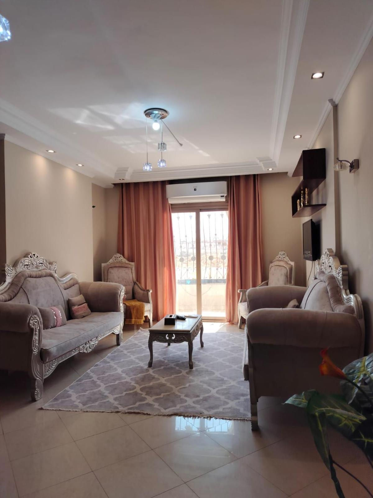 דירה Three Bedrooms In *